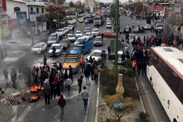 İran'da halk rahatsız, devlet başarısız!