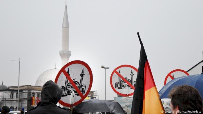 Merkel hükümetinden İslam düşmanlığı ile mücadele önlemleri