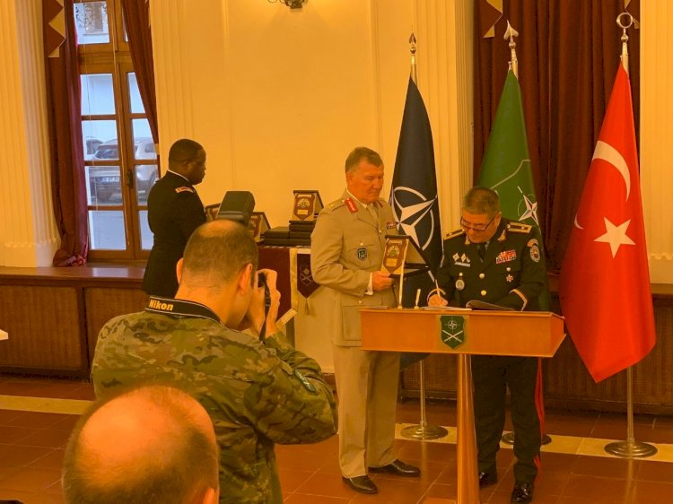 16 Ülkenin NATO Kara Kuvvetleri komutanları İzmir’de bir araya geldi.