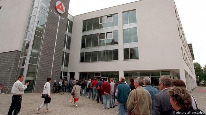 Almanya'da işsizlik sayısında rekor düşüş