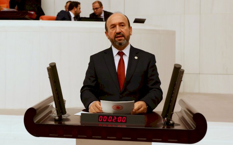 AKP’li milletvekili ve AKP’li eski Başkan Cuma namazı çıkışında tekme-tokat birbirine girdi