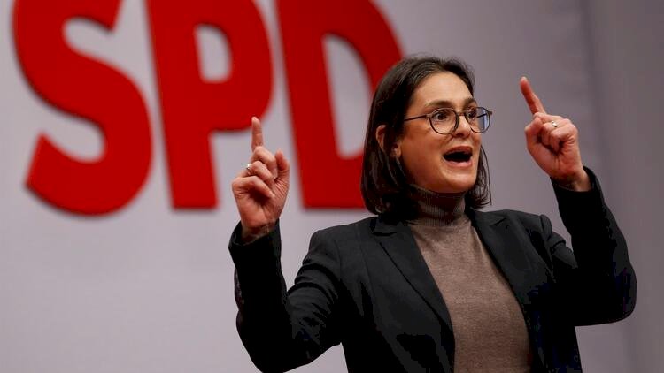 Alman partisinin tepesine Türk isim