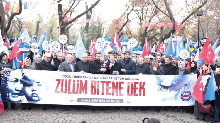 Doğu Türkistan’da soykırım var