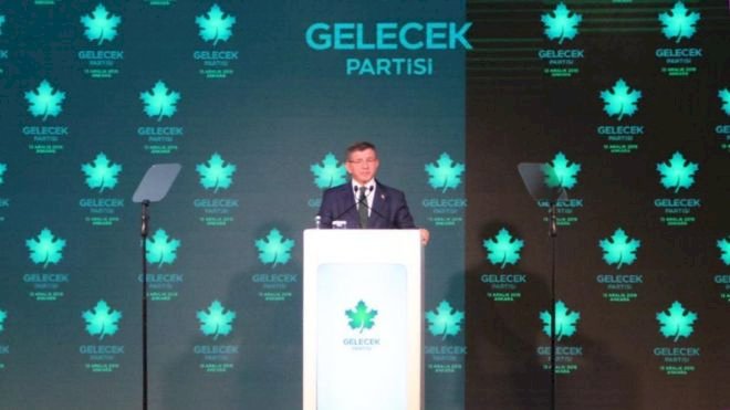 Gelecek Partisi: Ahmet Davutoğlu'nun yeni siyasi hareketi hakkında ne biliniyor?