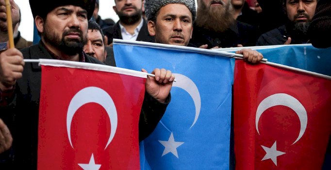 Çin hükümeti, Uygur Türklerine işkence belgelerini imha etmeye başladı
