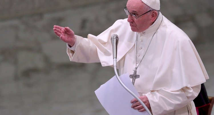 Papa Francis, cinsel istismar davalarında 'papalık sırrı' uygulamasını kaldırdı