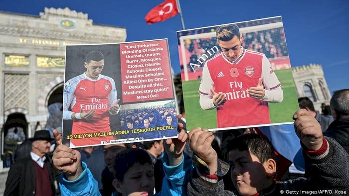 Pompeo'dan Özil'in Uygur paylaşımına destek