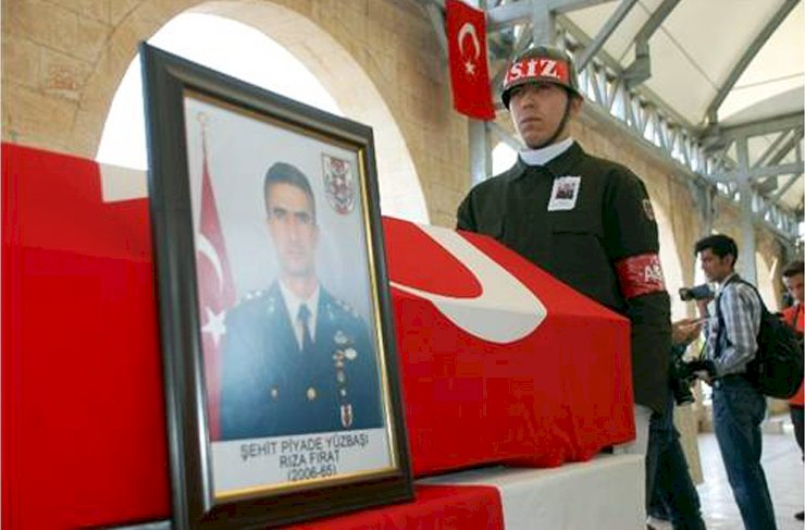 Hatay'da kayalıklardan düşen yüzbaşı şehit oldu