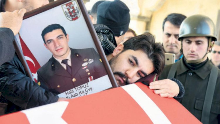 Şehit Astsubay Kıdemli Çavuş Halit Topuz’un ailesi yıkıldı