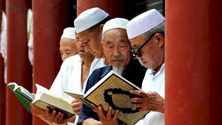 Çin, Kur'an ve İncil'in Komünist Parti ideolojisine göre yeniden yazılması için harekete geçti