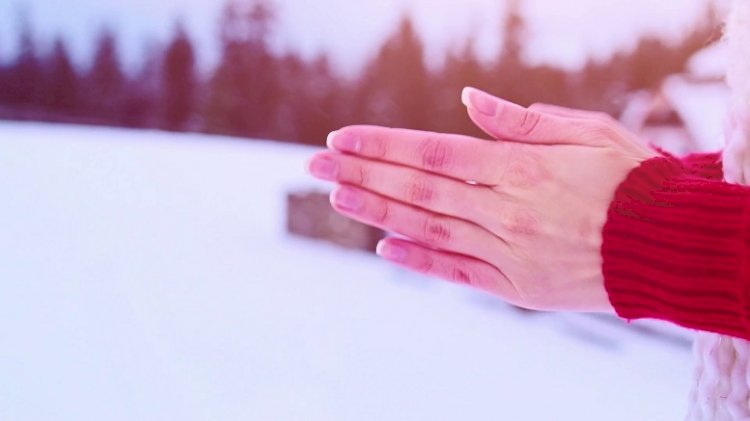 SOĞUK HAVALARIN SİNSİ HASTALIĞI  ​​​​​​​RAYNAUD FENOMENİ