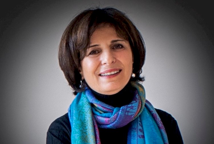 “Cam Benim Tutkum” diyen Ayşen Savcı’dan Sekizinci Kişisel Sergi