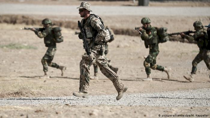 NATO'dan Iraklı askerlerin eğitimine ara