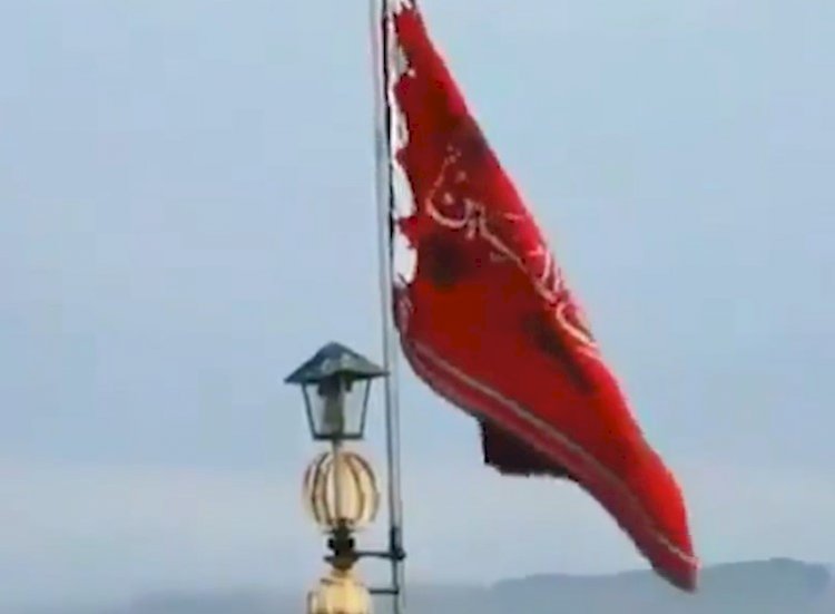 İran kırmızı bayrağı ilk kez çekti