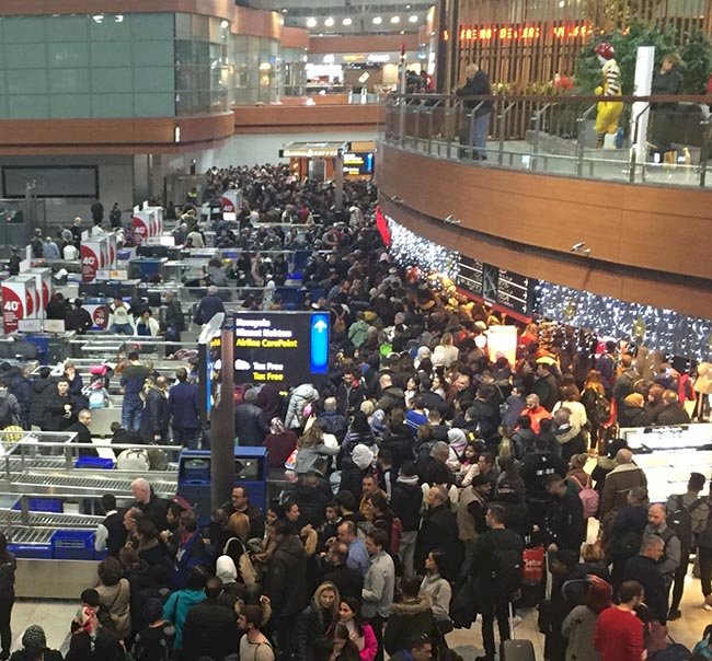 Sabiha Gökçen Havalimanı’nda uçuşlar durdu: Büyük izdiham var!