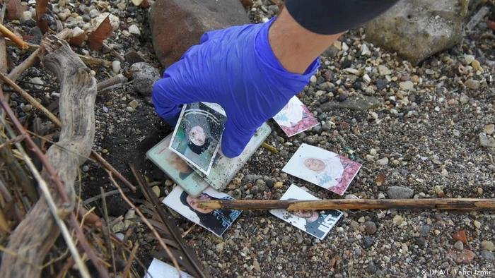Çeşme açıklarında sığınmacı teknesi battı: 11 ölü