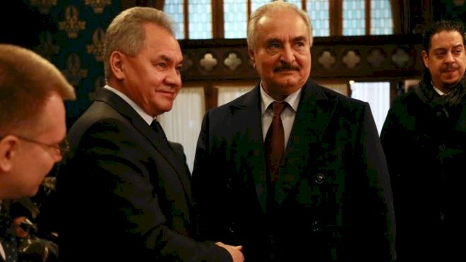 Bloomberg: Öfkeli Libyalı general, Putin'i nasıl oyuna getirdi?