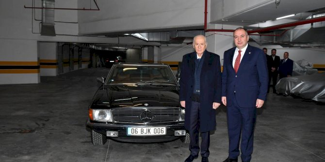Devlet Bahçeli bir klasik aracını daha hediye etti