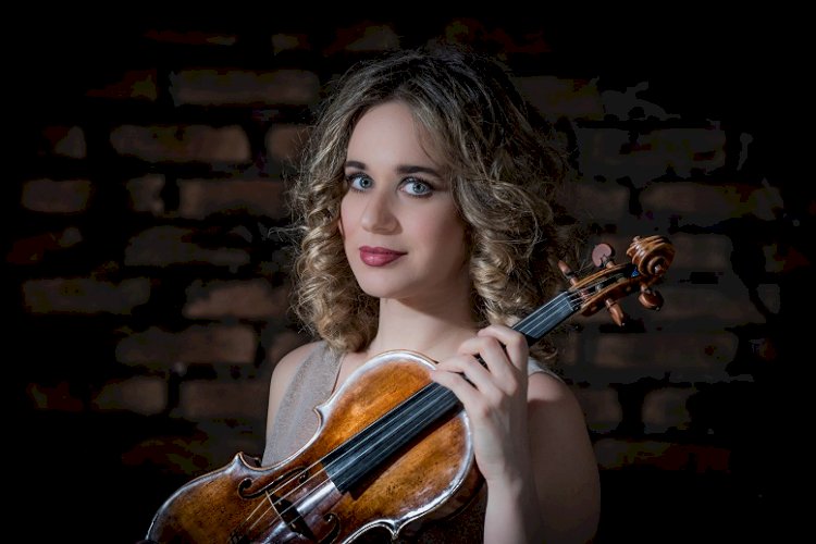 İtalyan kemancı Anna Tifu, Tekfen Filarmoni’yle Şubat ayında Türkiye’de