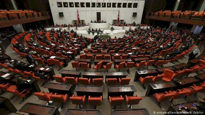 "FETÖ'nün siyasi ayağı" niye araştırılmıyor?