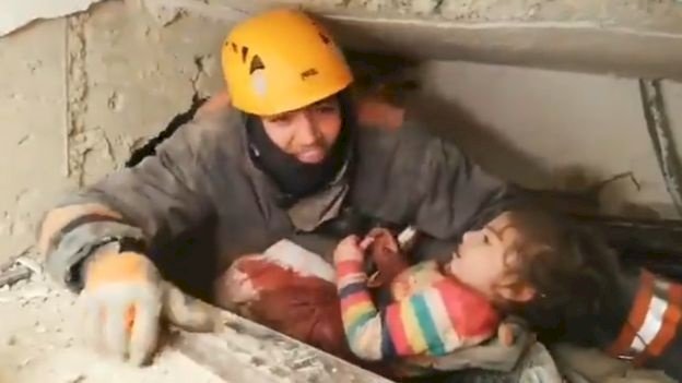 Elazığ depremi: Arama kurtarma çalışmaları sürüyor