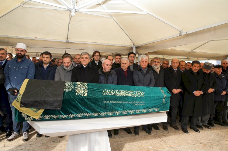 Erol Olçok'un annesi Asiye Olçok son yolculuğuna uğurlandı. 