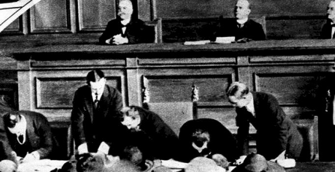 Dış politikaya yön veren 126 isimden flaş açıklama