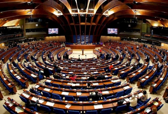 AKPM'DEN UTANÇ VERİCİ OYLAMA: RUS HEYETİNİN YETKİLERİ DOĞRULANDI