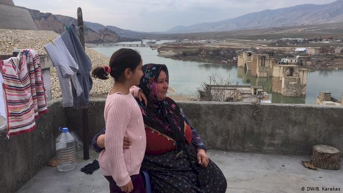 Hasankeyf’te mağdur aile: Böyle kalmışız, çare bulamıyorlar