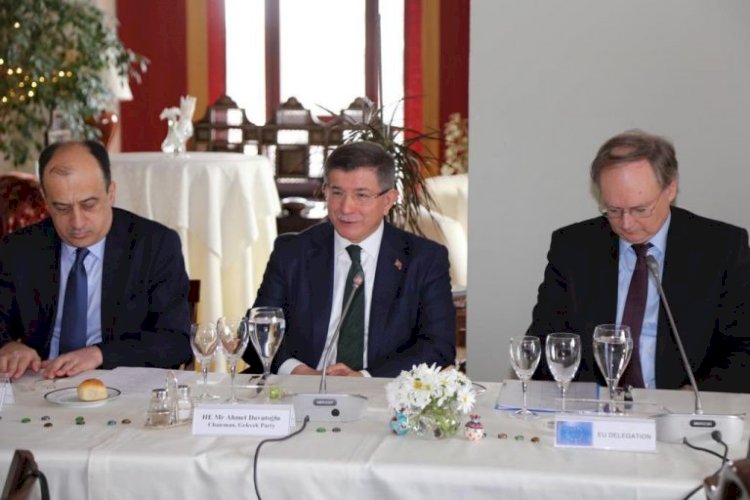 Davutoğlu'ndan dikkat çeken hamle