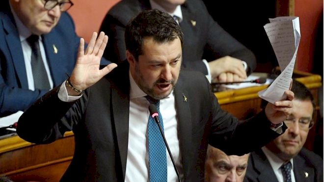 Eski İtalya Başbakan Yardımcısı Salvini 15 yıla kadar hapisle yargılanacak