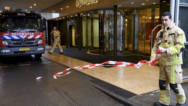 Hollanda'da  bombalı zarf patlaması yaşandı
