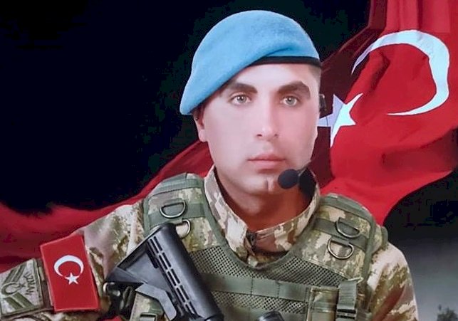Oğlunu böyle uğurladı...