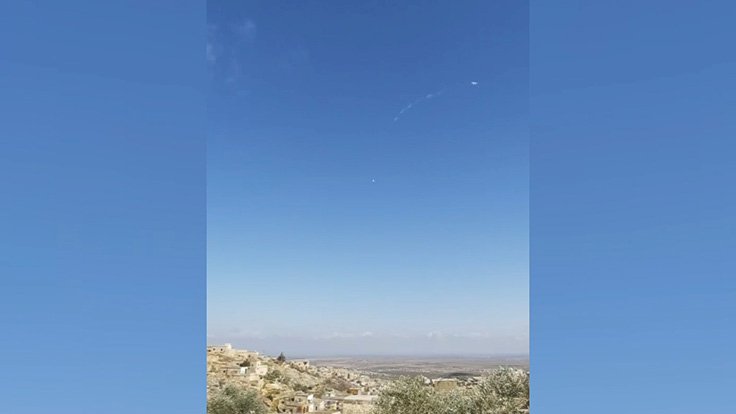 İki Suriye uçağı düşürüldü