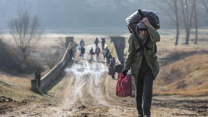 Göçmen olmak: Taş atmayın, biz zaten savaştan yorulduk