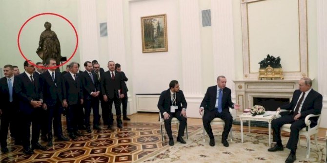 Putin-Erdoğan görüşmesinde heykel detayı