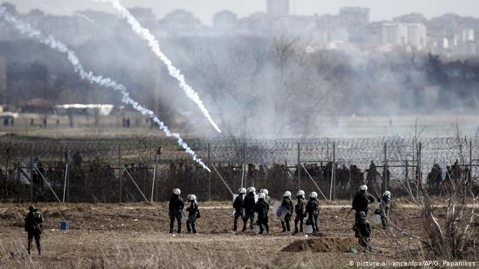 Türkiye-Yunanistan sınırında göz yaşartıcı gaz atıldı