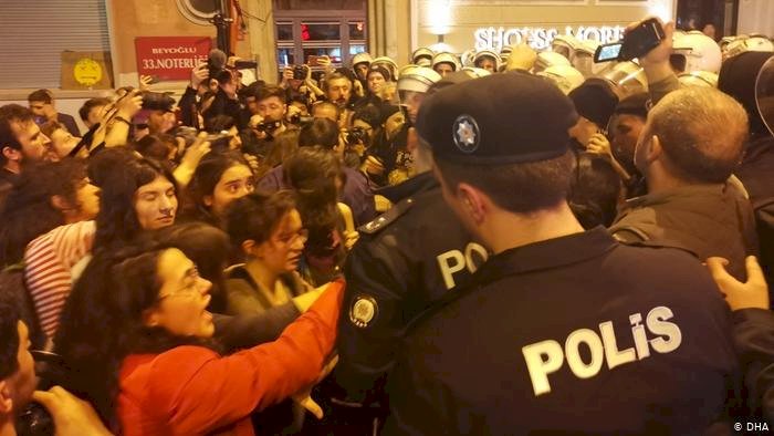 Feminist Gece Yürüyüşü’ne polis müdahalesi