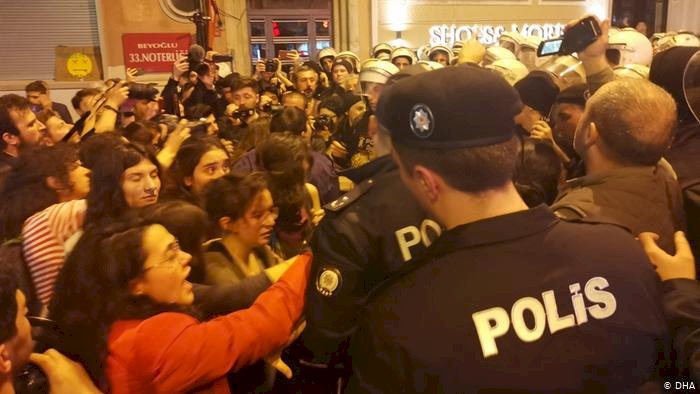 Feminist Gece Yürüyüşü’ne polis müdahalesi
