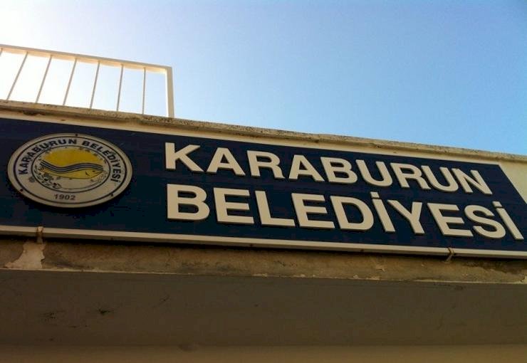 İzmir'de CHP'li belediyeye polis baskını