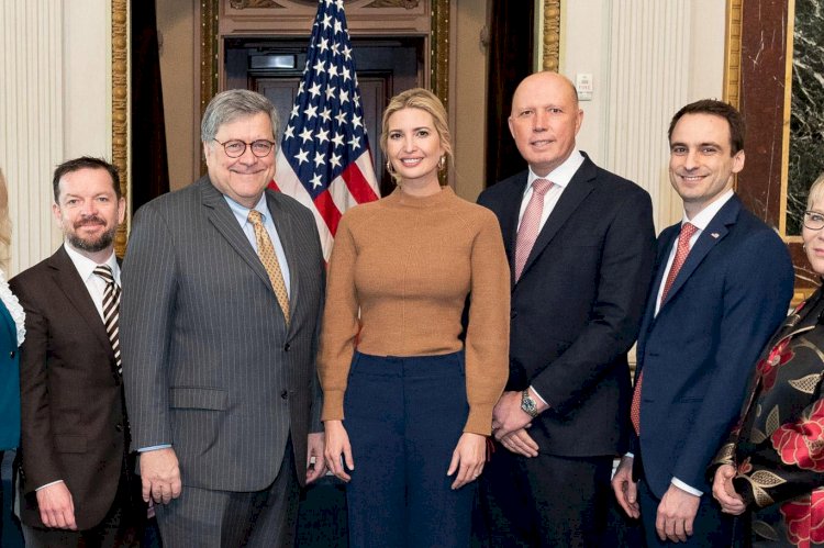 Koronavirüse yakalanan bakanla görüşen Ivanka Trump evden çalıştı