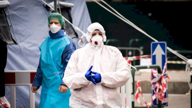 İtalya'da koronavirüs: Ölüm kalım kararları vermek zorunda kalan doktorlar