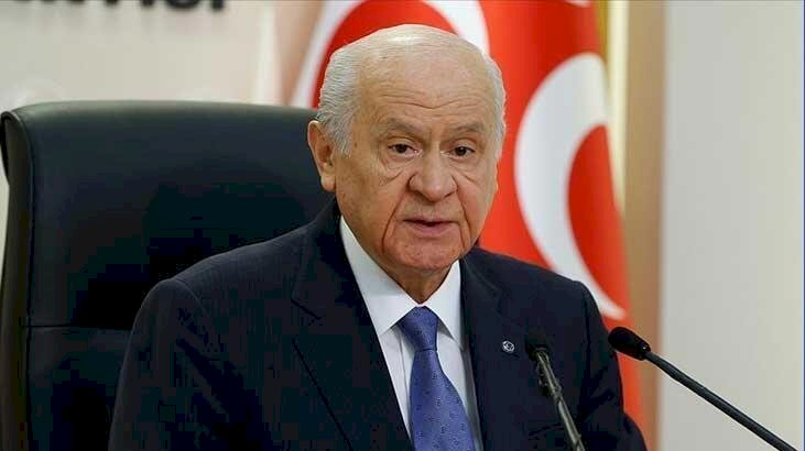 Devlet Bahçeli televizyonlardaki sabit yorumculara fena çaktı