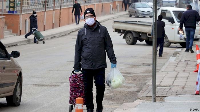 Canlı Anlatım-Türkiye'de 18 şehirdeki 39 yerleşimde karantina