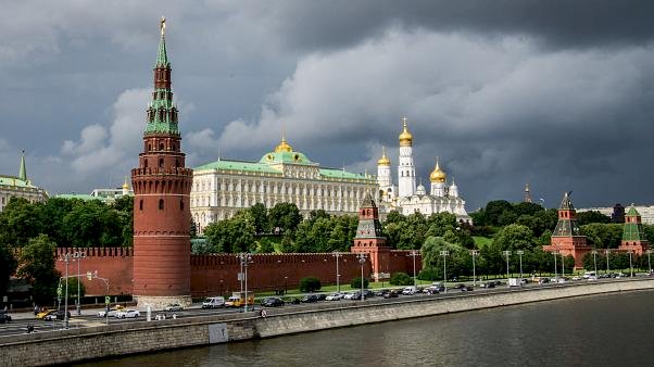 Rusya, yurtdışındaki vatandaşları getirmeye yönelik uçuşları da askıya aldı