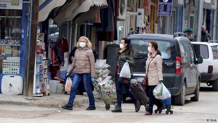Türkiye'de ücretsiz maske dağıtımı başladı