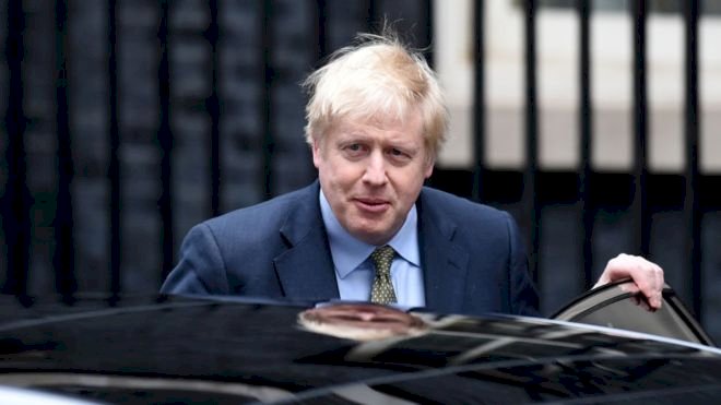 Boris Johnson: Koronavirüse yakalanan İngiltere Başbakanı ateşi düşmeyince geceyi hastanede geçirdi
