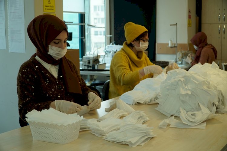 İBB'DEN İSTANBULLULAR İÇİN MASKE ÜRETİMİ