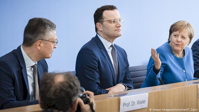 Almanlar hükümetin kriz yönetiminden memnun