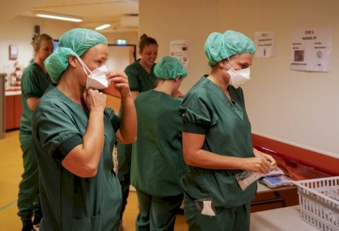Hollanda'da Hekimler Federasyonu'ndan sağlık çalışanlarına çağrı: Koruyucu ekipman yoksa çalışmayın